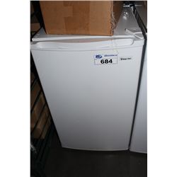 MAGIC CHEF WHITE BAR FRIDGE