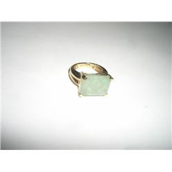14K GOLD RING WITH VERY BEAUTIFUL LARGE SQUARE CUT JADE CENTER STONE TOTAL WEIGHT IS 7.75g STAMPED *