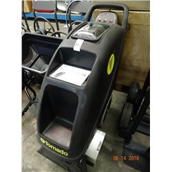 Tornado 9 Gallon Extractor