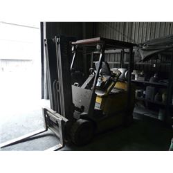 YALE LPG 4000 LB FORKLIFT WITH 3 STAGE MAST, SIDE SHIFT AND 8344 HOURS