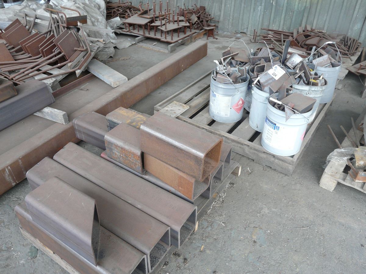 LARGE LOT OF SCRAP METAL IN AREA, EXCLUDING NELSON STUDS AND REBAR