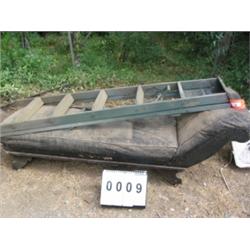 COLLECTIBLE FAINTING COUCH & WOOD LATTER ANTIQUE