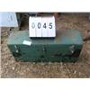 Image 1 : COLLECTIBLE CAR TRUNK ANTIQUE METAL