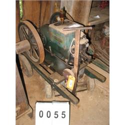 COLLECTIBLE MCCORMICK-DEERING ENGINE 1 1/2 HORSEPOWER