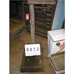 COLLECTIBLE ANTIQUE SCALE