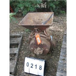 COLLECTIBLE FEED GRINDER