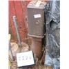 Image 1 : COLLECTIBLE GASOLINE PUMP ANTIQUE