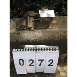 COLLECTIBLE UNKNOWN TYPE CARBURETOR