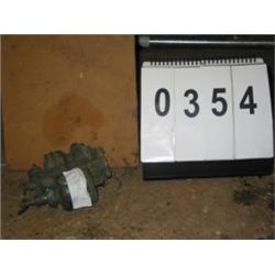 COLLECTIBLE STROMBERG CARBURETOR H2