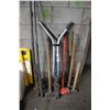 Image 1 : LOT OF HAMMERS & BARS