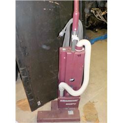MINUTEMAN COMMERCIAL VACUUM