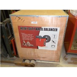 HEAVY DUTY WHEEL BALANCER 110 VOLT, COMPLETE IN BOX