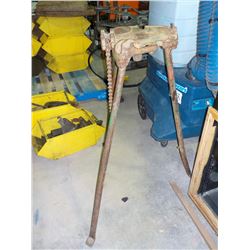 RIGID TRI STAND MD 4-C