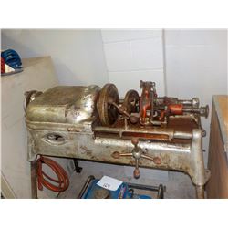 RIGID 535 PIPE CUTTER/THREADING STATION, LEG DETACH TO MOVE
