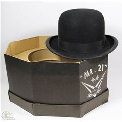 VINTAGE TOPHAT IN HAT BOX AND CORK PLACEMATS OF