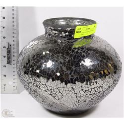 DECORATIVE SILVER CRACKED GLASS VASE
