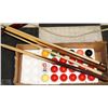 Image 1 : COMPLETE SET OF 22 SNOOKER BALLS + 2 POOL CUES