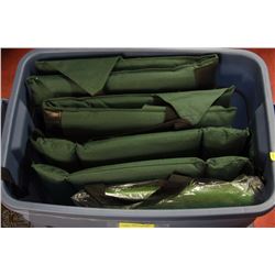 TOTE WITH GREEN LAWN CHAIR CUSHIONS