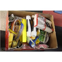 BOX WITH NEW PAINTING TOOLS