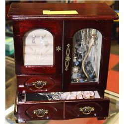 CHERRYWOOD JEWELLERY BOX WITH CONTENTS