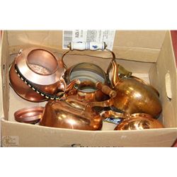 BOX WITH ASSORTED COPPER TEAPOTS SOME WITH LIDS,