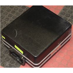 PORTABLE BAR SET WITH BAR TOOLS