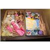 Image 1 : 2 FLATS OF BARBIES & ACCESSORIES 8+ BARBIES/DOLLS