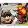 Image 1 : FLAT OF ROOSTERS/CHICKEN FIGURES FLOWER PEDALS