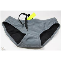 TYR WOMENS TRIATHLON BRIEF SIZE MEDIUM