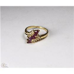 TRP109 14K GOLD AND DIAMOND AND RUBY RING