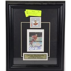 AUTOGRAPHED BOBBY HULL CHICAGO 10"X 12 PICTURE