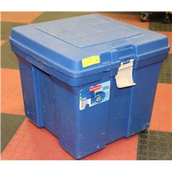 BLUE RUBBERMAID 53 L TOTELOCKER - LOCKABLE