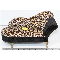 CHAISE JEWELLERY BOX FILLED WITH SILVERTONE