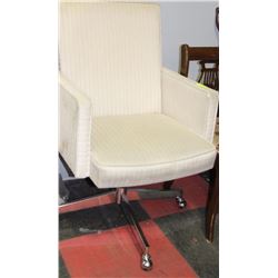 ***BEIGE FABRIC OFFICE CHAIR***