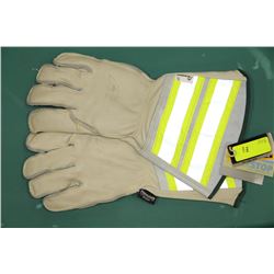 PAIR OF KEVLAR XL WORK GLOVES