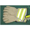 Image 1 : PAIR OF KEVLAR XL WORK GLOVES