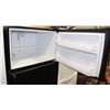 Image 2 : WHIRLPOOL 22CU FRIDGE 65.25" H X 33" W