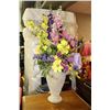 Image 1 : LARGE ARTIFICIAL FLOWER ARRANGEMENT IN PORCELAIN
