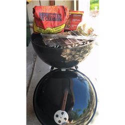 WEBER KETTLE STYLE CHARCOAL BARBEQUE COMES WITH