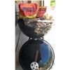 Image 1 : WEBER KETTLE STYLE CHARCOAL BARBEQUE COMES WITH