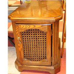 OAK END TABLE