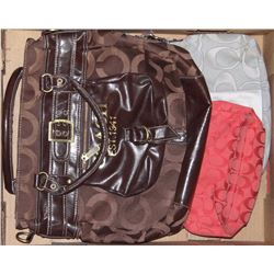 FLAT WITH 3 UNAUTHENTICATED COACH PURSES