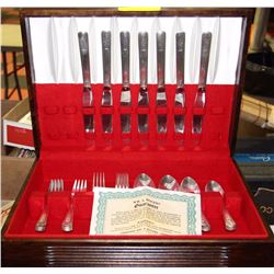 39 PIECE WM A ROGERS SILVERWARE SET -SILVER PLATED