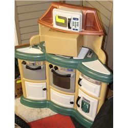 CHILD PLAY KITCHEN WITH PLAY FOOD