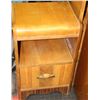 Image 5 : VINTAGE 4 PCS BEDROOM SET; DRESSER, NIGHTSTANDS,