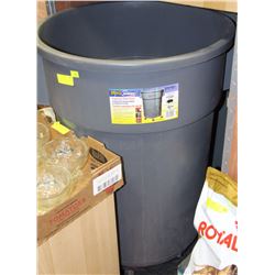 GLADIATOR 44 GALLON/166.6L REFUSE CONTAINER WITH