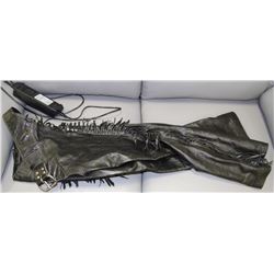 PAIR OF LEATHER CHAPS SIZE SMALL