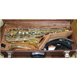 YAMAHA YAS-23 ALTO SAXOPHONE COMPLETE IN CASE