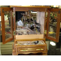 JEWELLERY BOX WITH CONTENTS