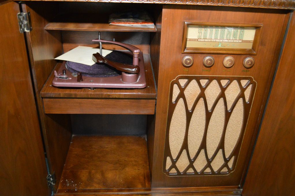 Floor standing Viking radio/record player